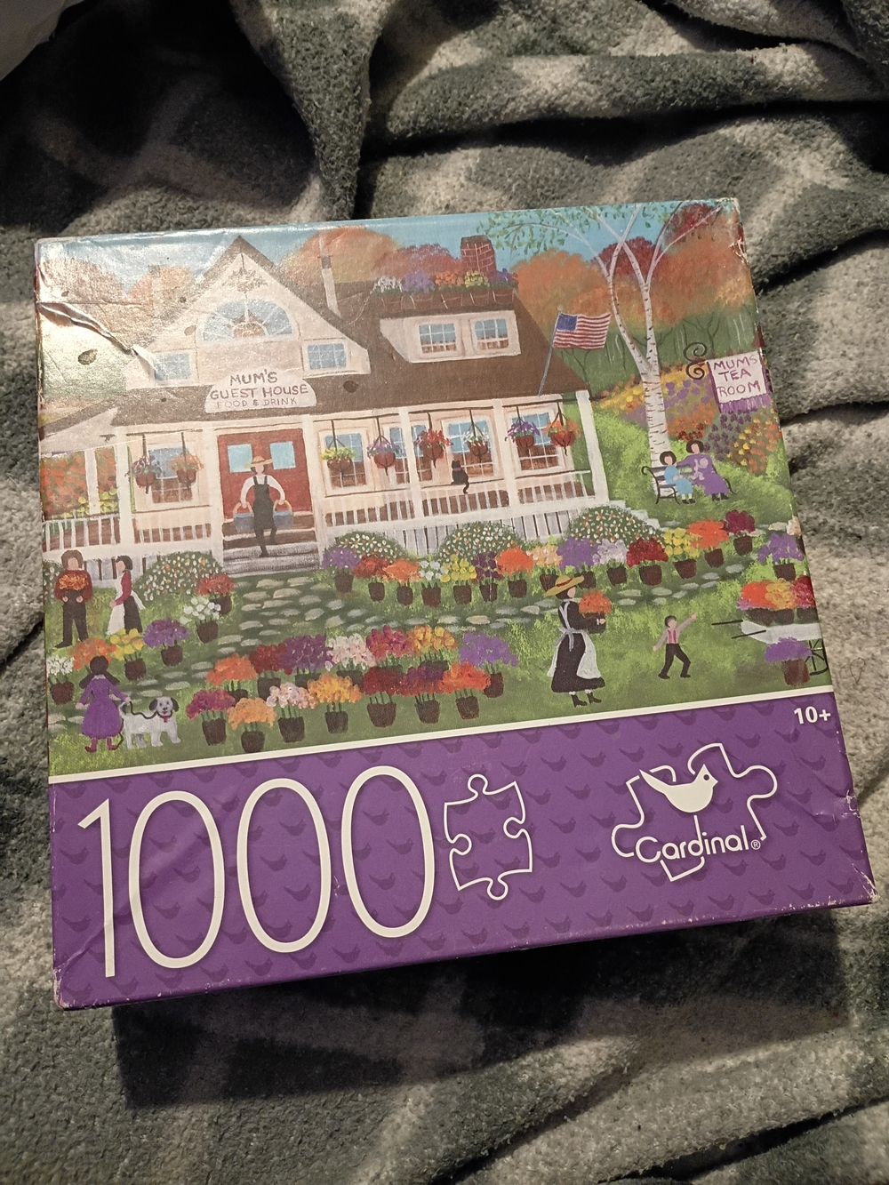 1000-Piece Floral Guest House Jigsaw Puzzle - Purple